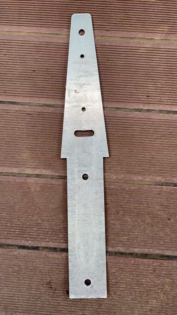 Retaining Wall Bracket — 570 mm × 6 mm — supplier reference image